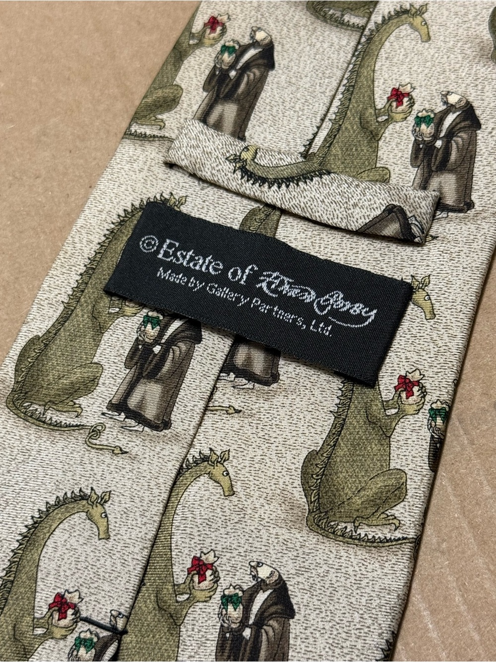 Rare: Edward Gorey - Dragon and Man Exchange Gifts Men’s Neck Tie 100% Silk - Picture 2 of 5